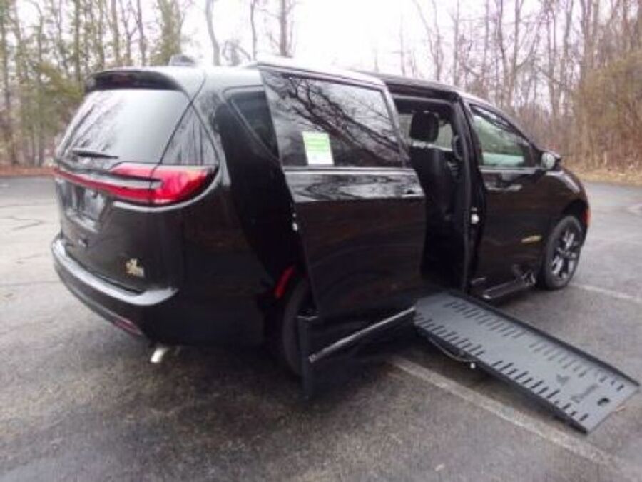 2022 Chrysler Pacifica Touring L - Photo 6