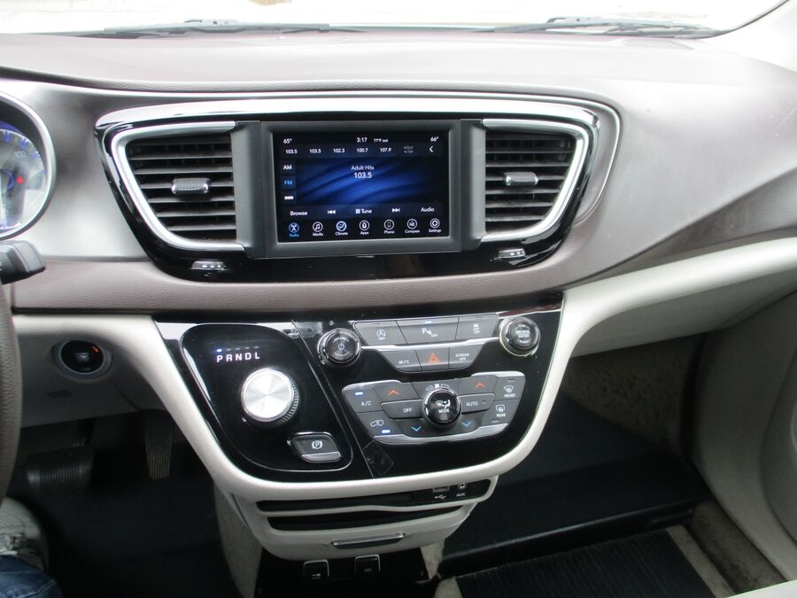 2018 Chrysler Pacifica Touring Plus - Photo 14