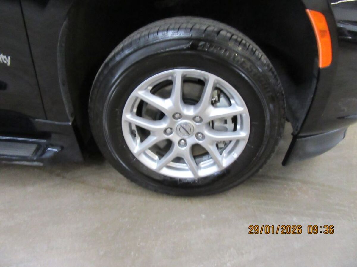 2024 Chrysler Pacifica Touring L - Photo 15