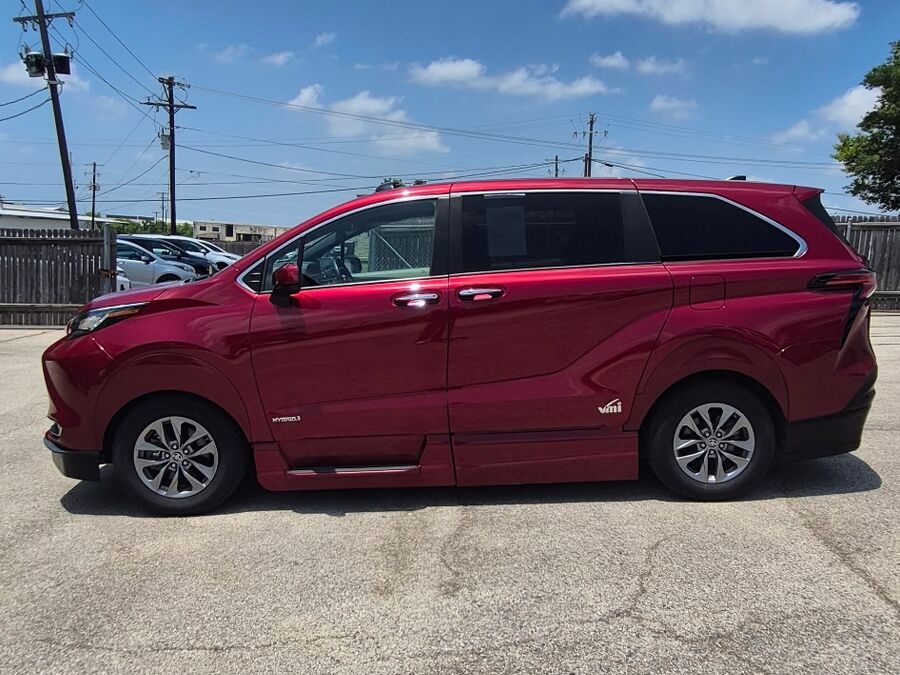 2021 Toyota Sienna 8