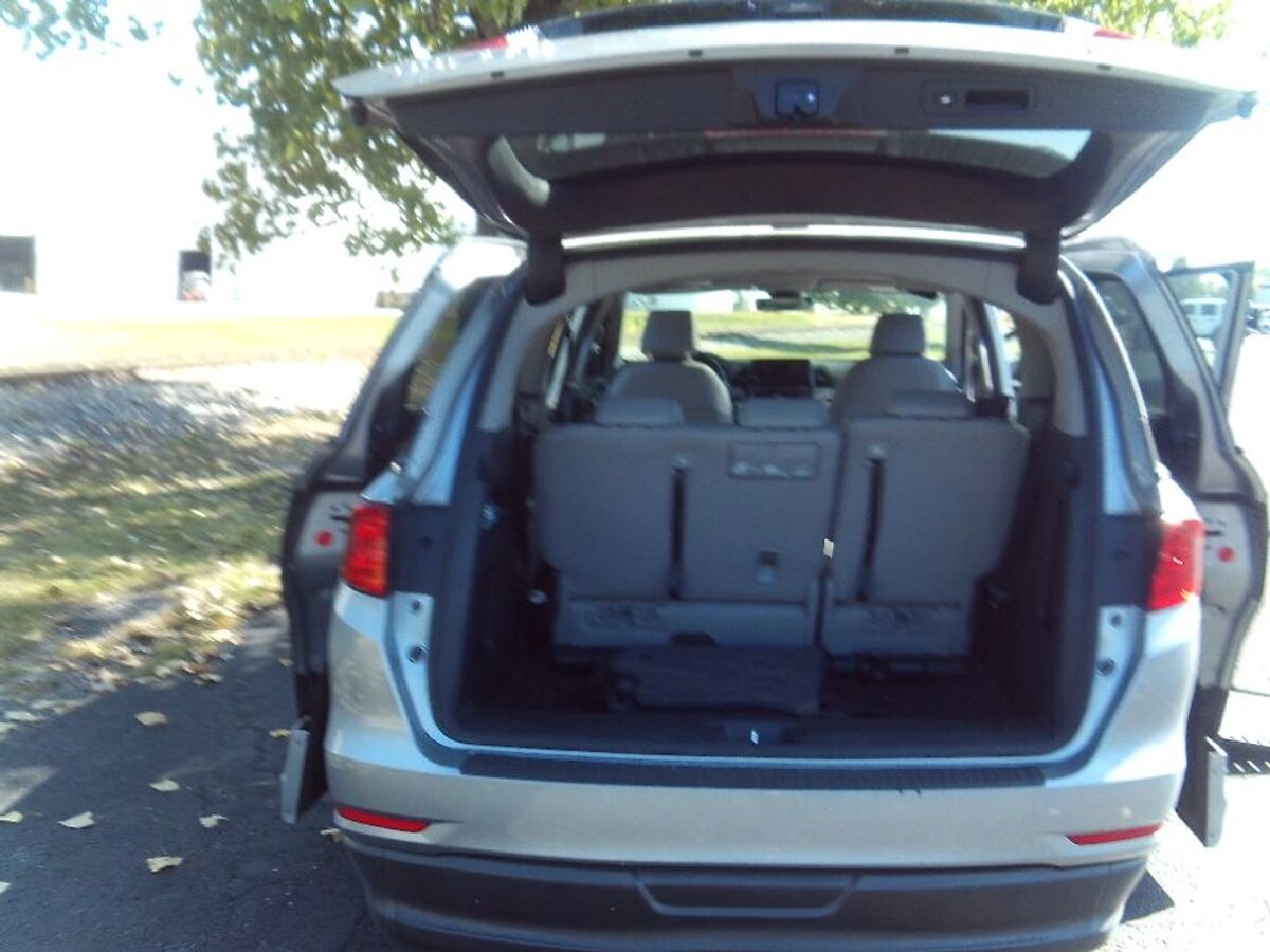 2023 Honda Odyssey EX-L - Photo 11