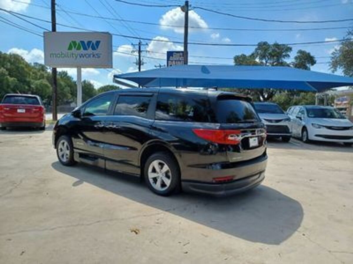 2019 Honda Odyssey EX-L - Photo 6