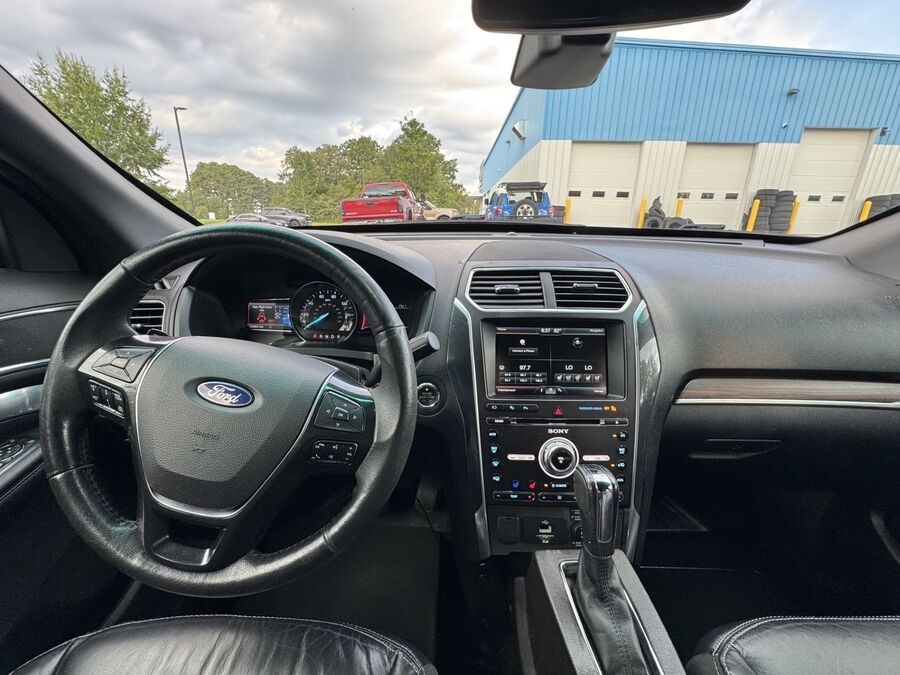 2016 Ford Explorer Limited - Photo 9