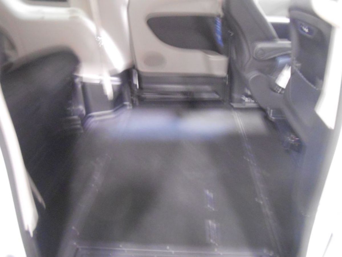 2024 Chrysler Pacifica Touring L - Photo 11