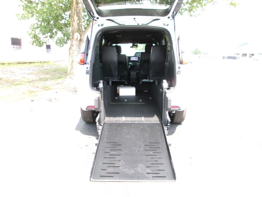 2026 Chrysler Voyager LX - Photo 6
