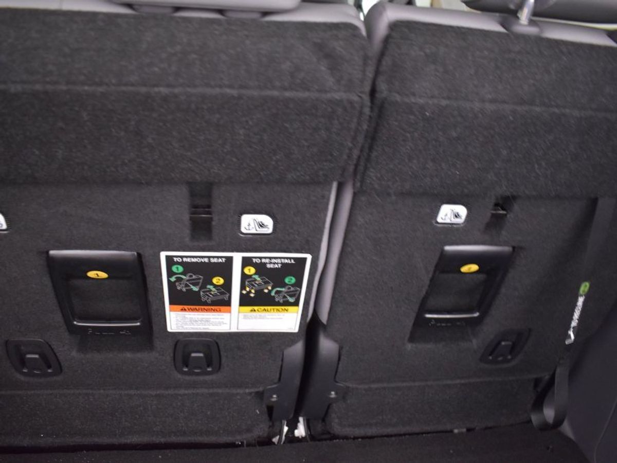 2024 Toyota Sienna XLE - Photo 8