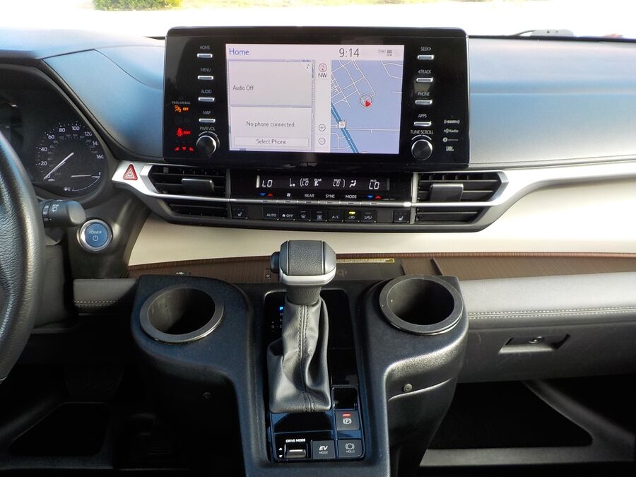2024 Toyota Sienna XLE - Photo 36