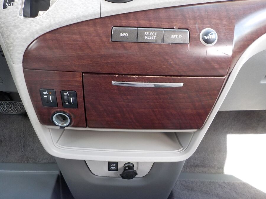 2013 Toyota Sienna XLE - Photo 13