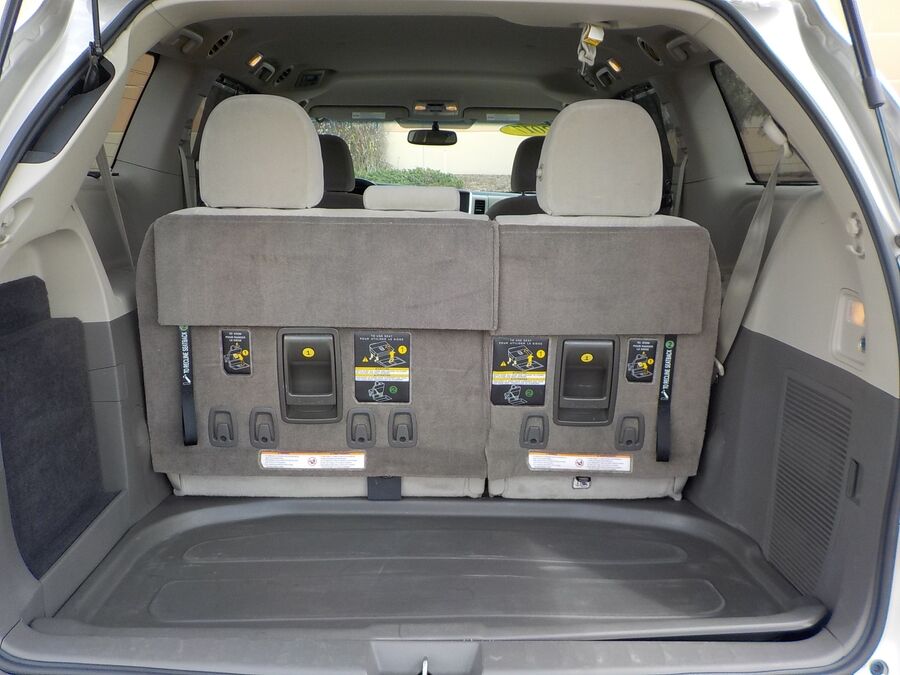 2017 Toyota Sienna LE - Photo 20