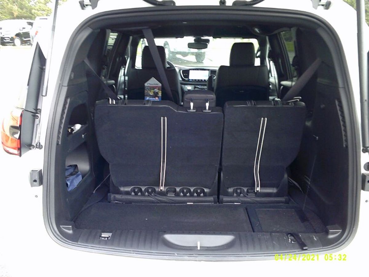 2024 Chrysler Pacifica Touring L - Photo 20