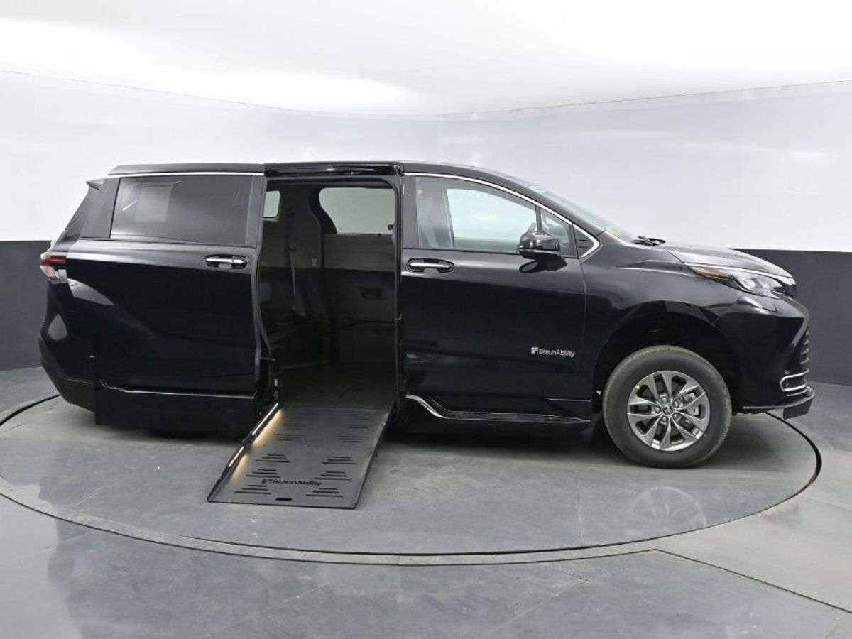2024 Toyota Sienna