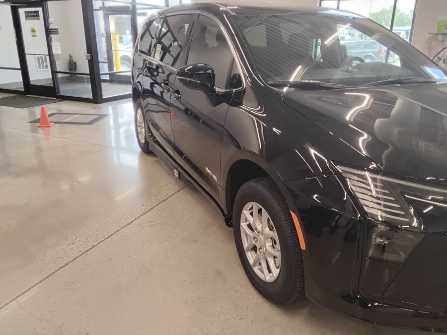 2027 Chrysler Pacifica Select - Photo 3