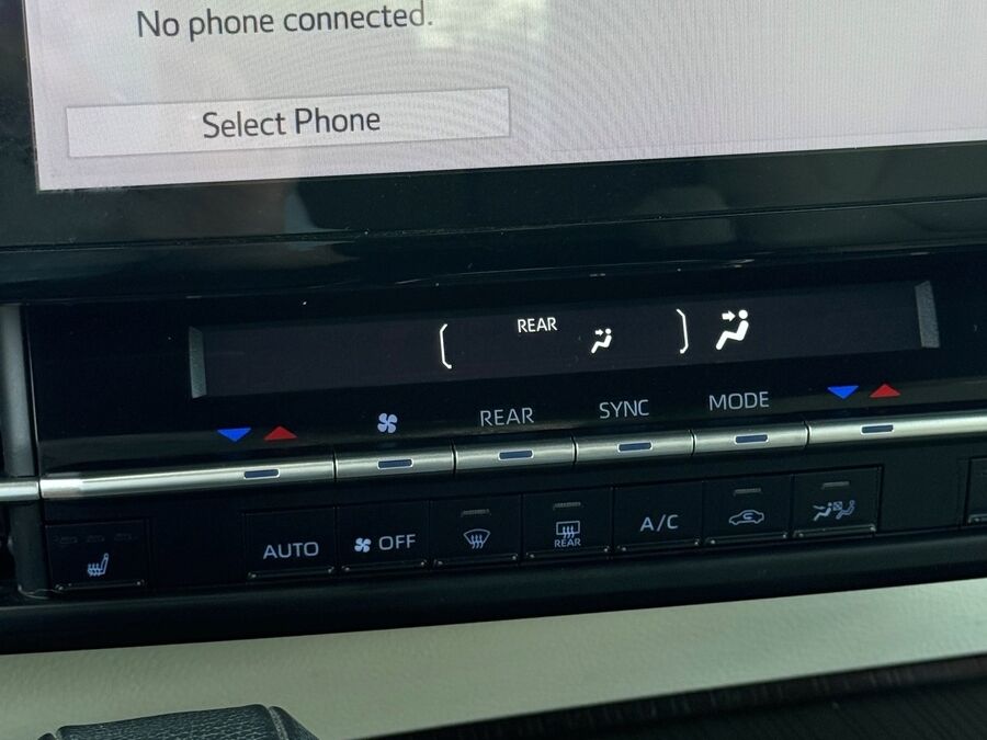 2021 Toyota Sienna XLE - Photo 35
