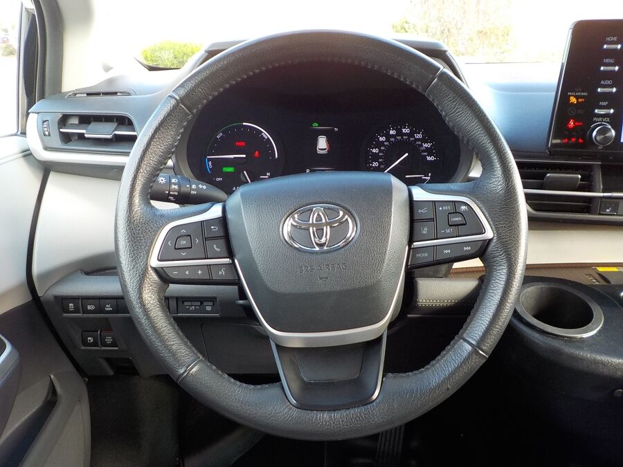 2024 Toyota Sienna XLE - Photo 34