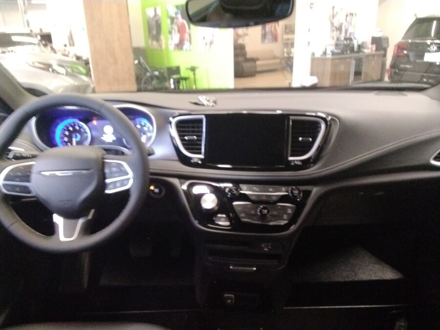 2027 Chrysler Pacifica Select - Photo 9