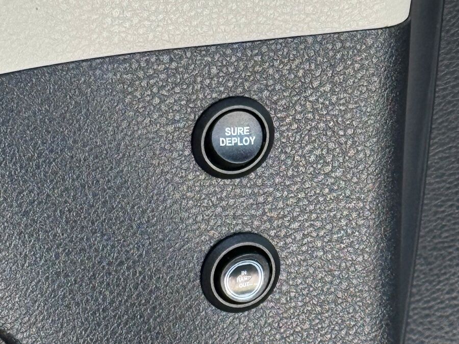 2021 Toyota Sienna XLE - Photo 34
