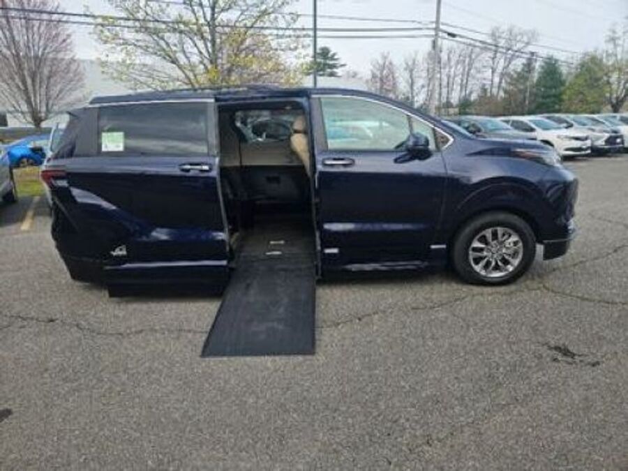 2023 Toyota Sienna