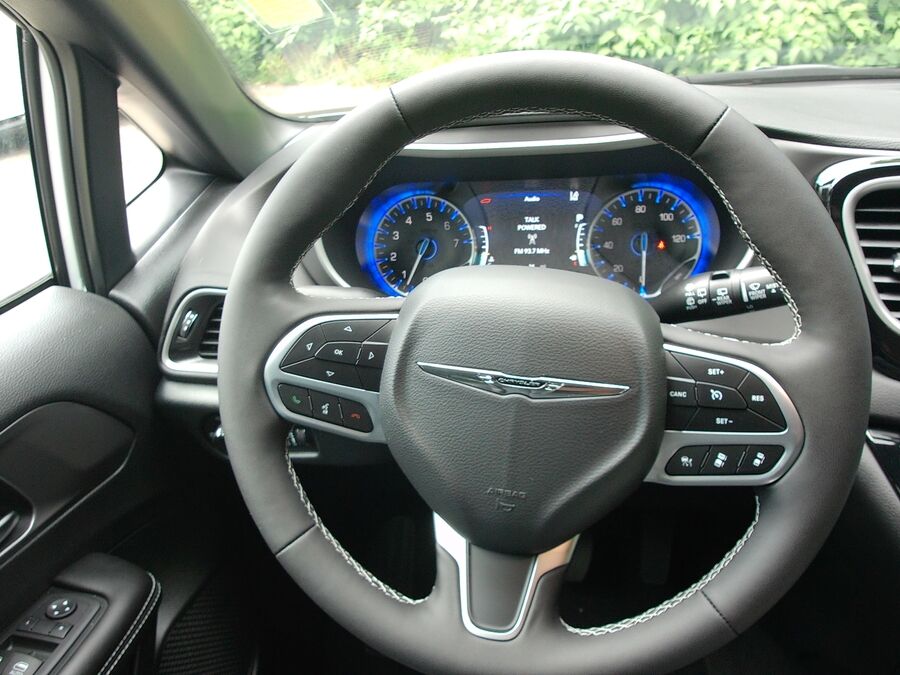 2026 Chrysler Voyager LX - Photo 11