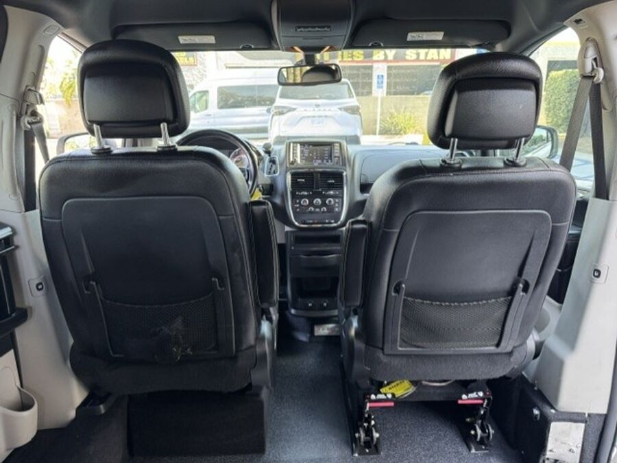 2019 Dodge Grand Caravan SXT - Photo 12