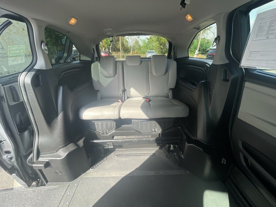 2020 Honda Odyssey EX-L - Photo 10