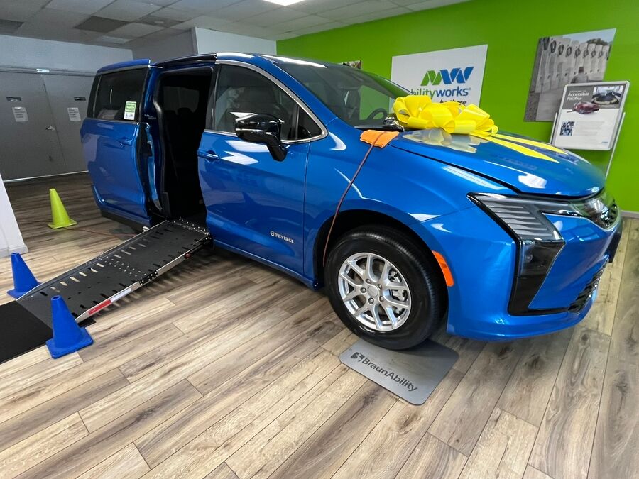 2027 Chrysler Pacifica Select - Photo 8