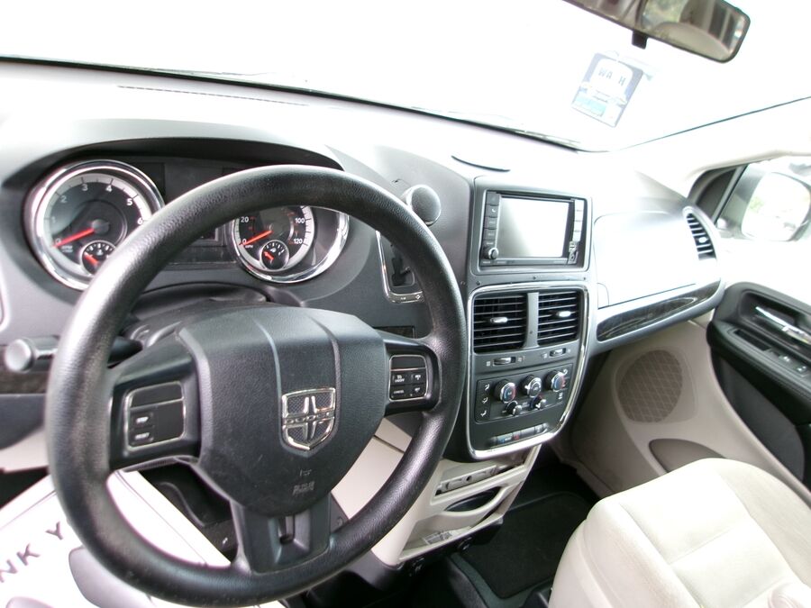2017 Dodge Grand Caravan SXT - Photo 13