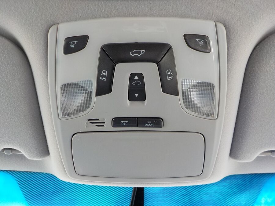 2013 Toyota Sienna XLE - Photo 15