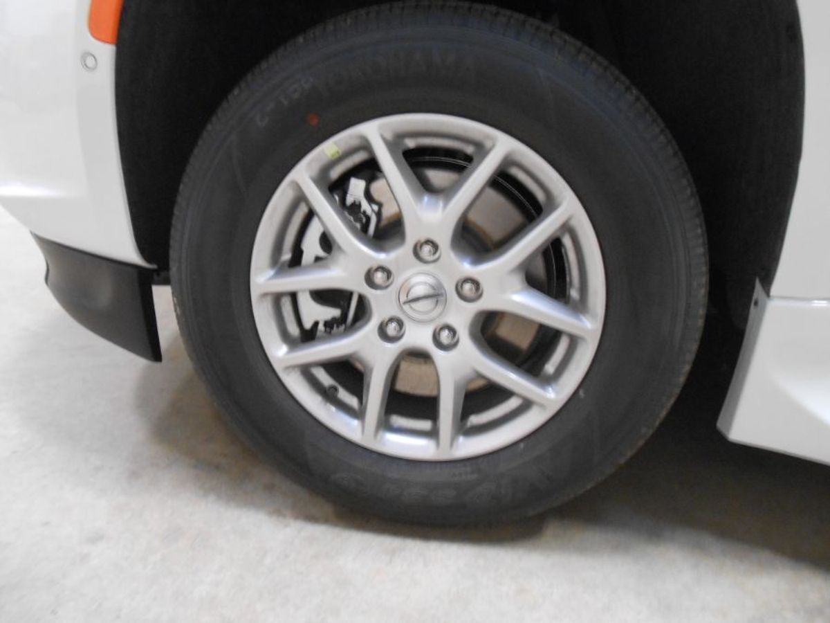 2024 Chrysler Pacifica Touring L - Photo 18