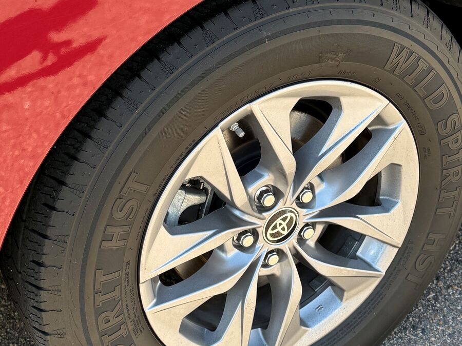 2021 Toyota Sienna XLE - Photo 17
