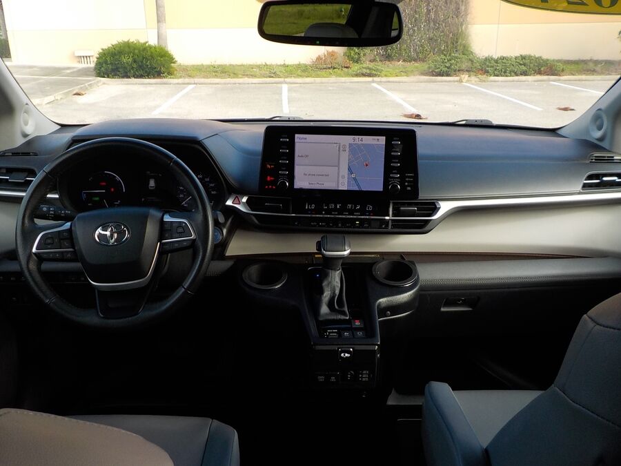 2024 Toyota Sienna XLE - Photo 33