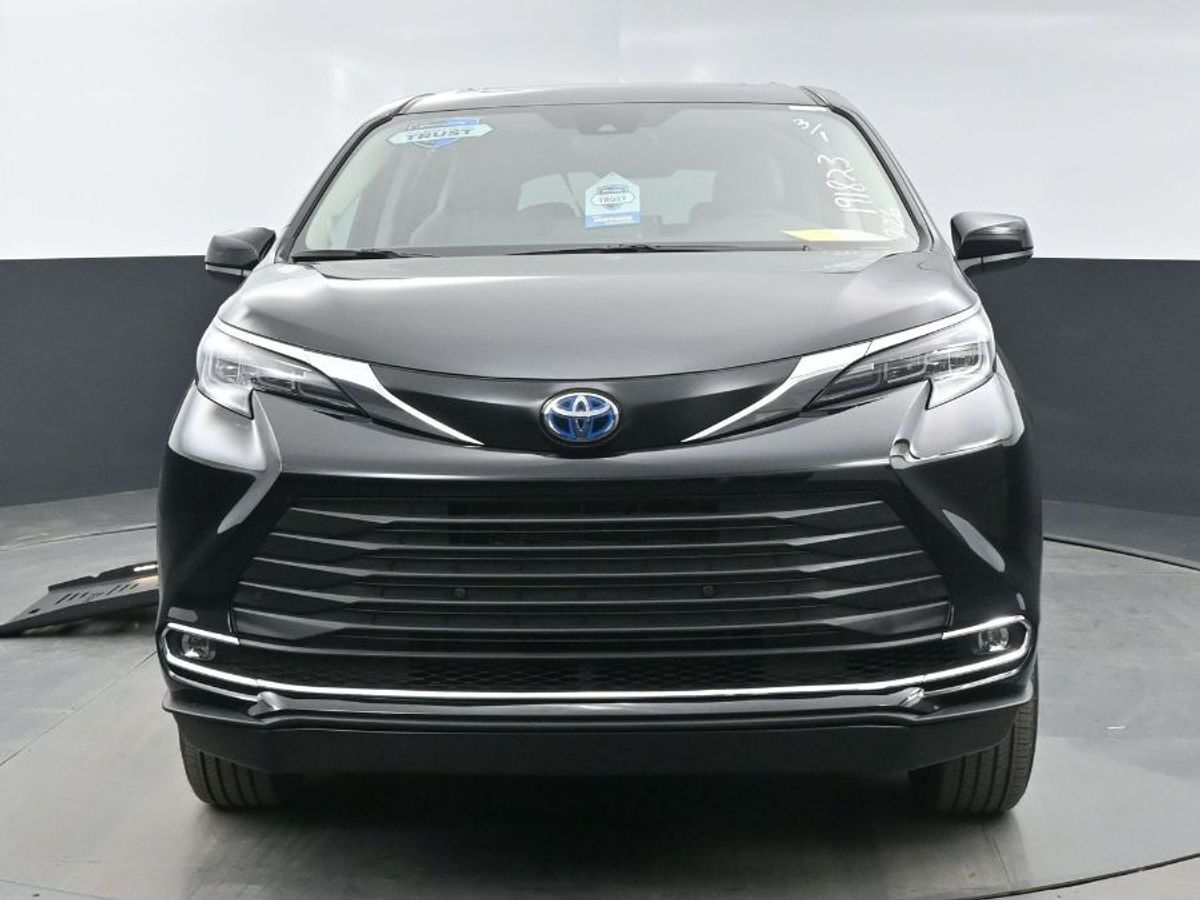 2024 Toyota Sienna XLE - Photo 19