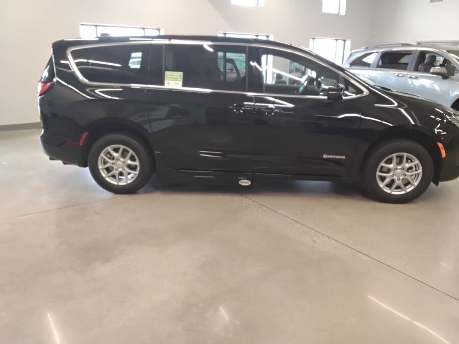 2027 Chrysler Pacifica