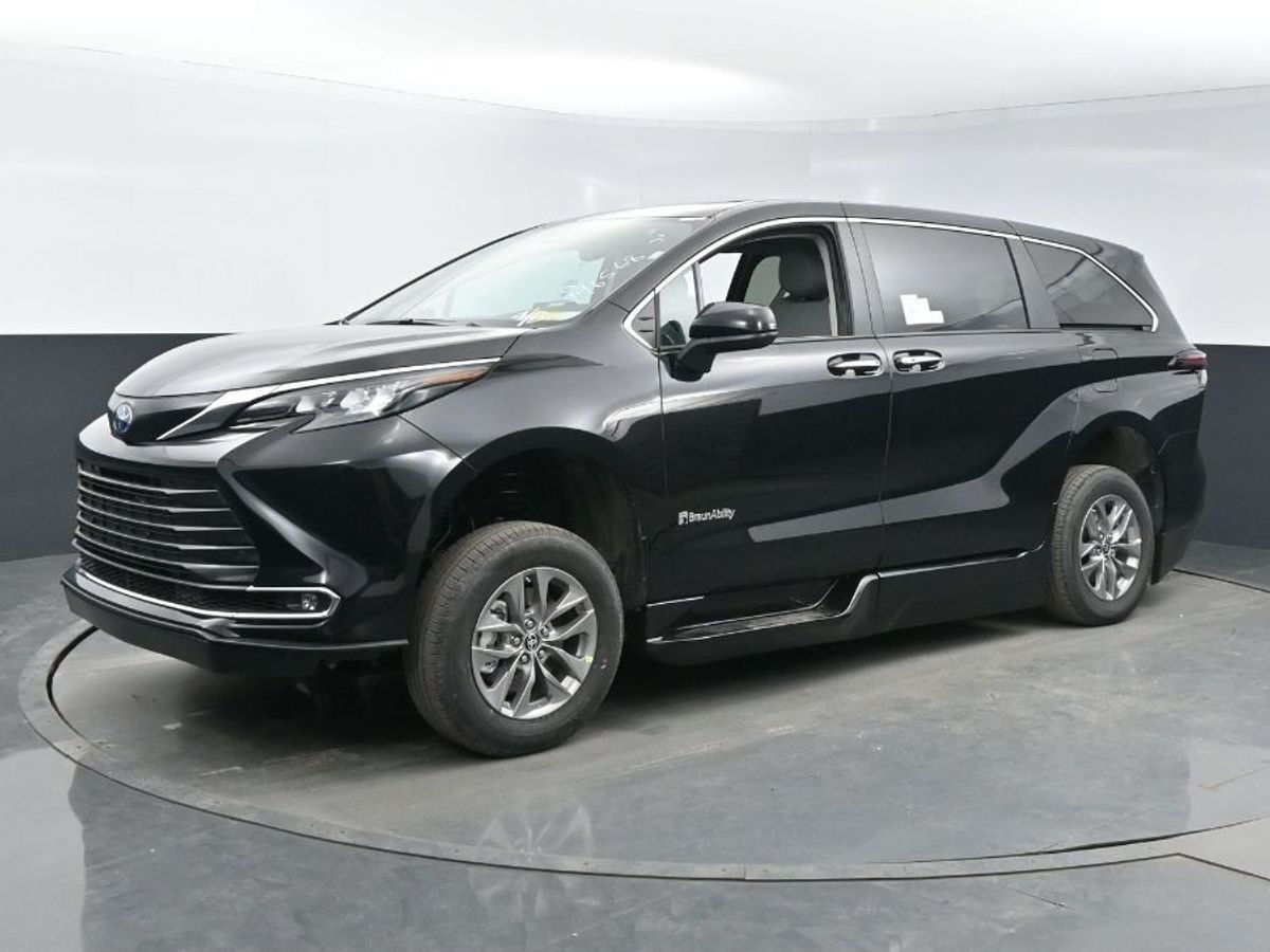 2024 Toyota Sienna XLE - Photo 20