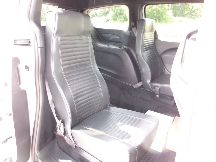2026 Chrysler Voyager LX - Photo 9