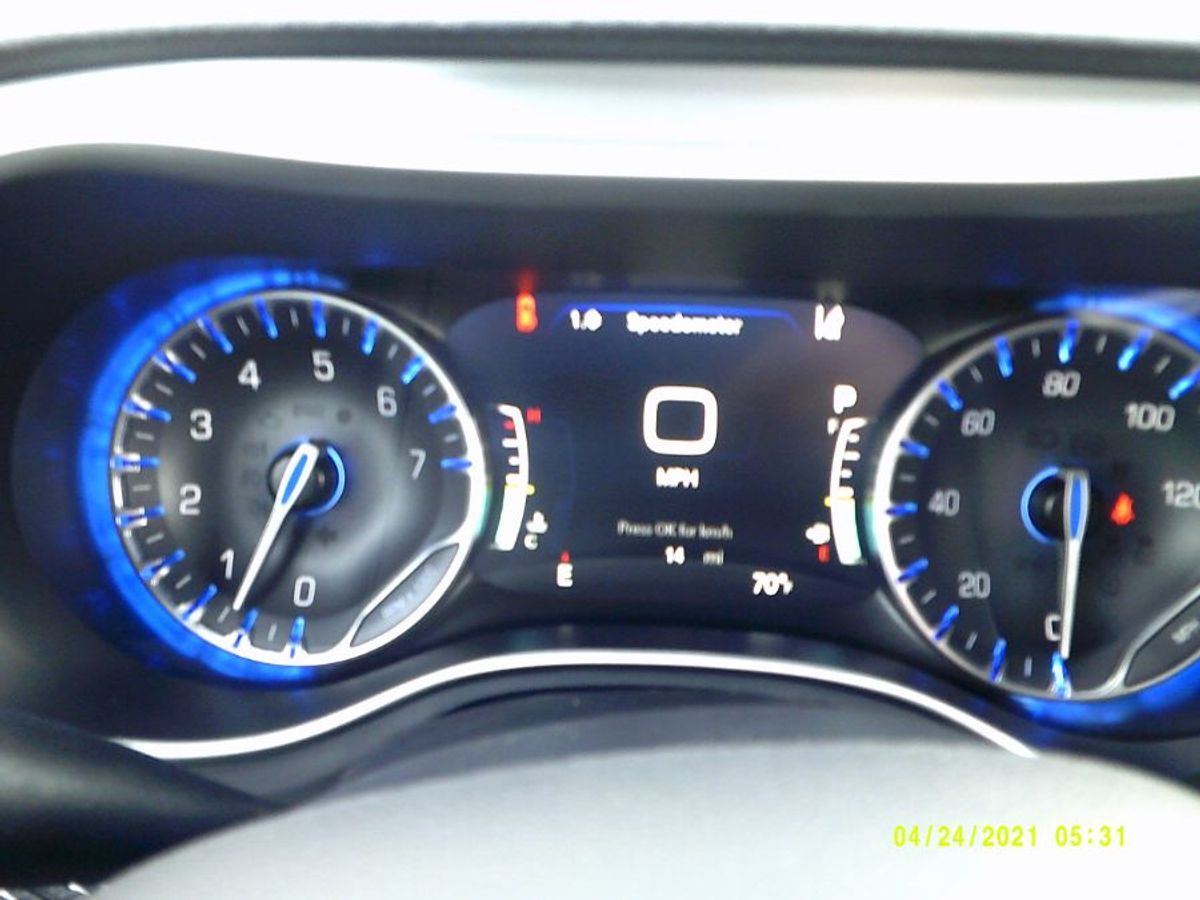 2024 Chrysler Pacifica Touring L - Photo 13