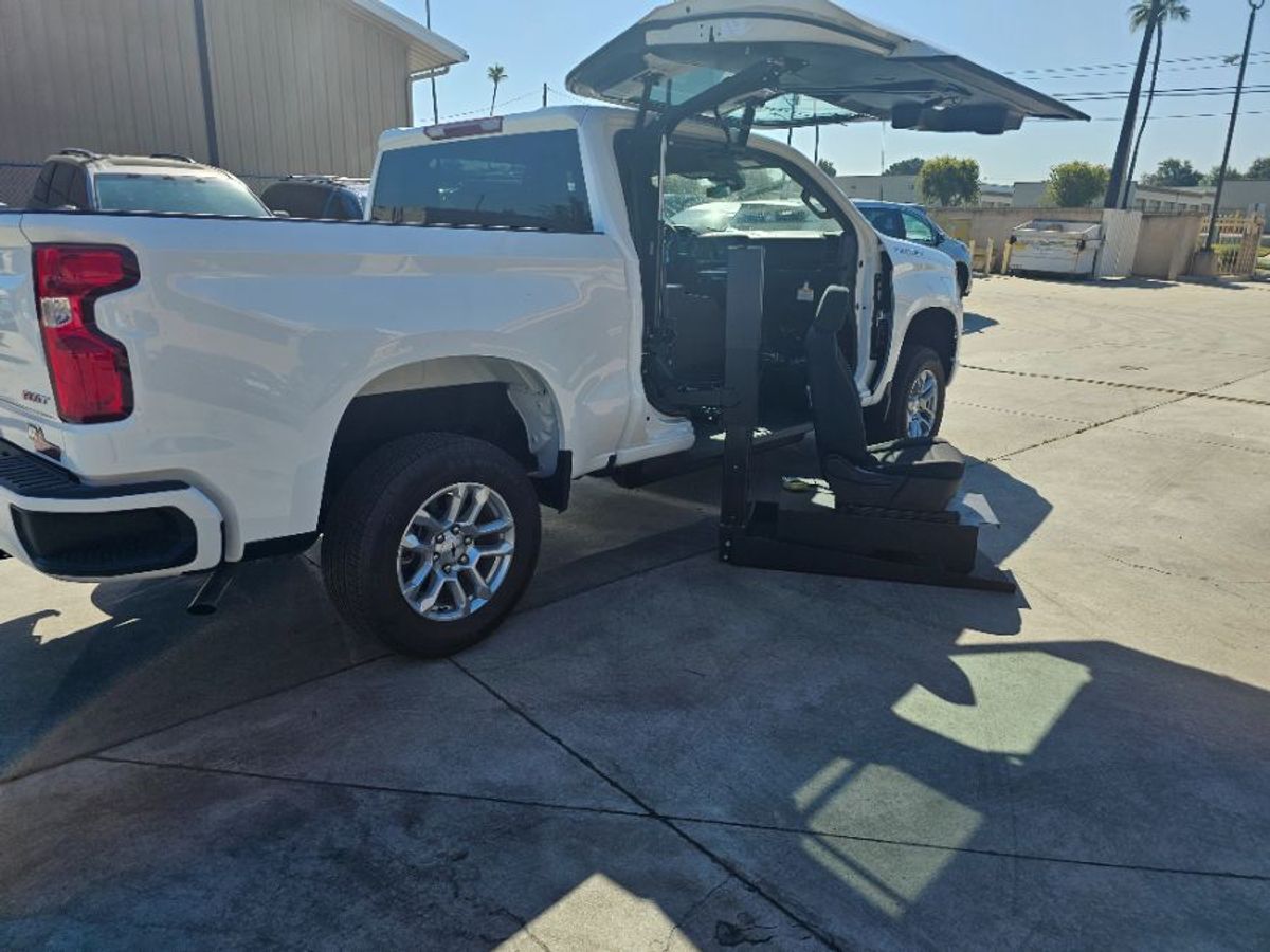 2023 Chevrolet Silverado 1500 RST - Photo 11