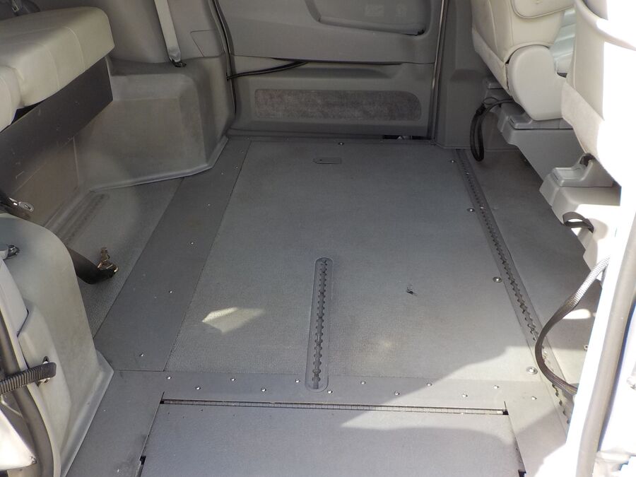 2013 Toyota Sienna XLE - Photo 19