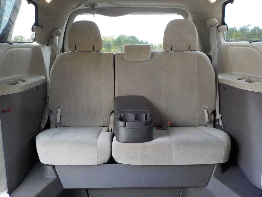 2017 Toyota Sienna LE - Photo 17