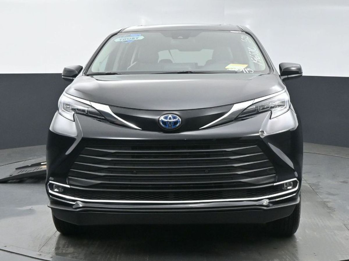 2024 Toyota Sienna XLE - Photo 20