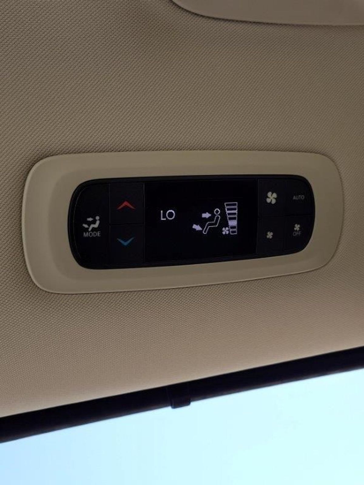 2024 Chrysler Pacifica Touring L - Photo 12