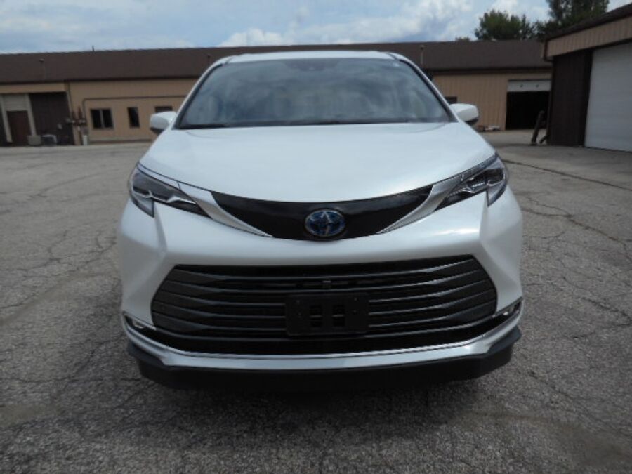2022 Toyota Sienna Platinum