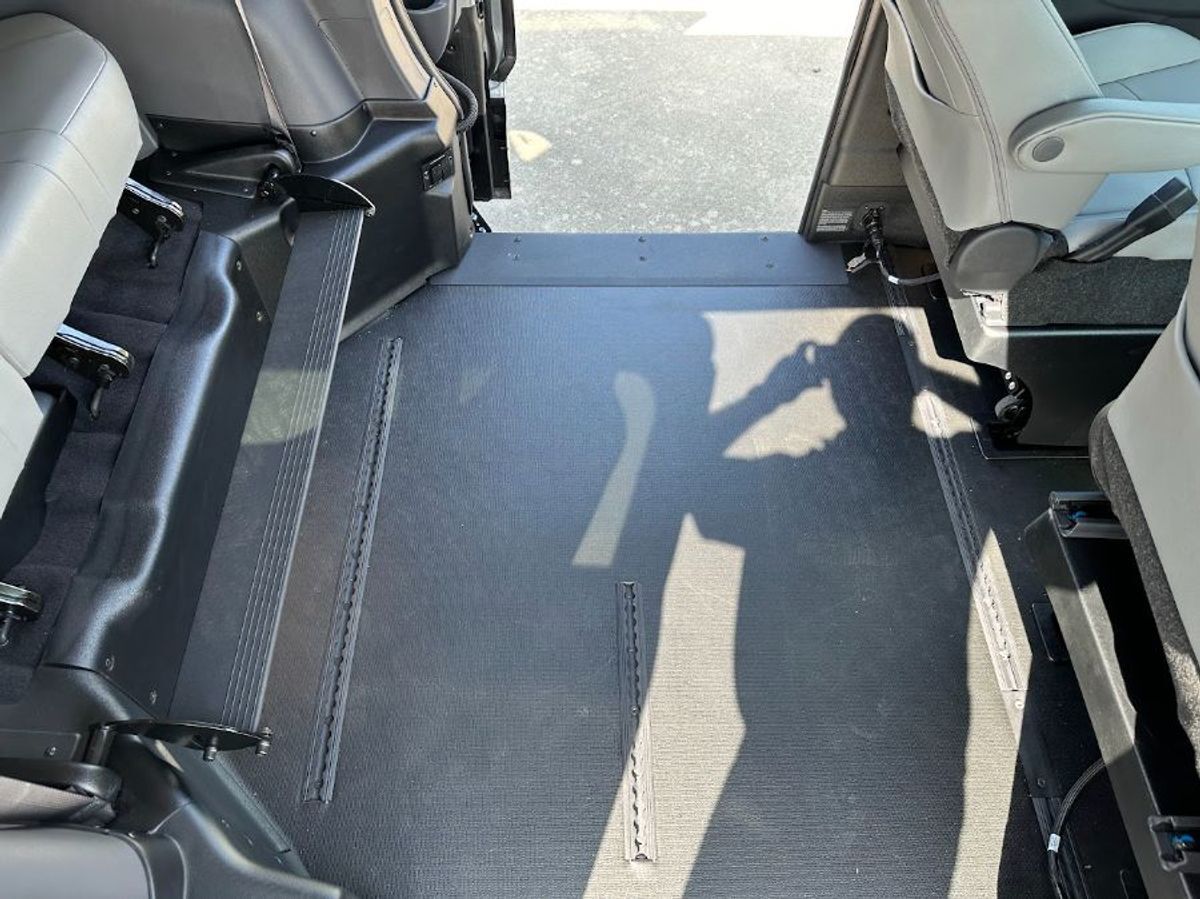 2024 Toyota Sienna XLE - Photo 17