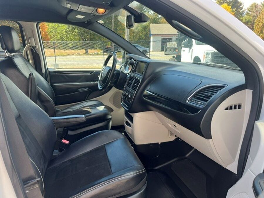 2019 Dodge Grand Caravan SXT - Photo 12
