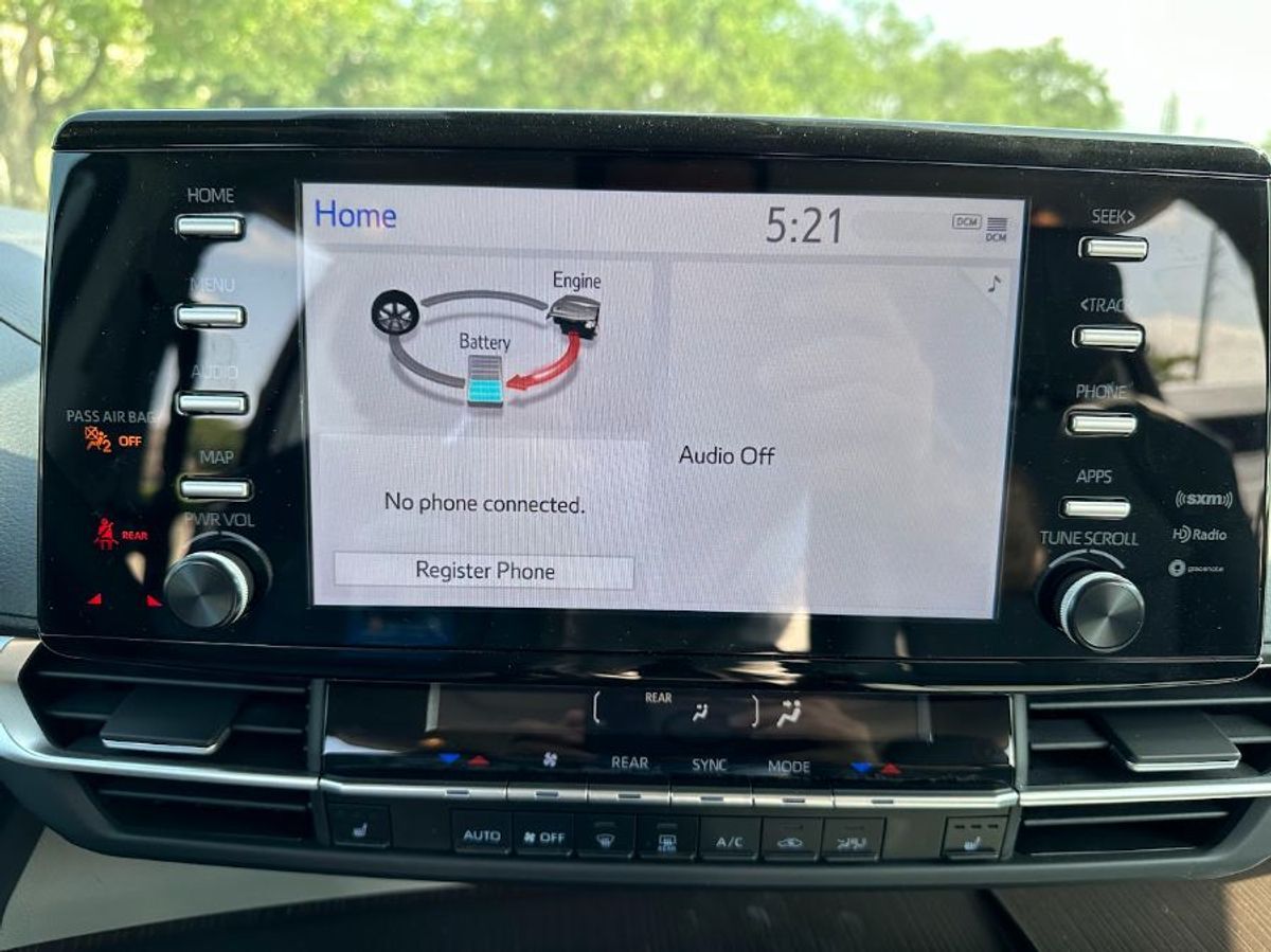 2024 Toyota Sienna XLE - Photo 19