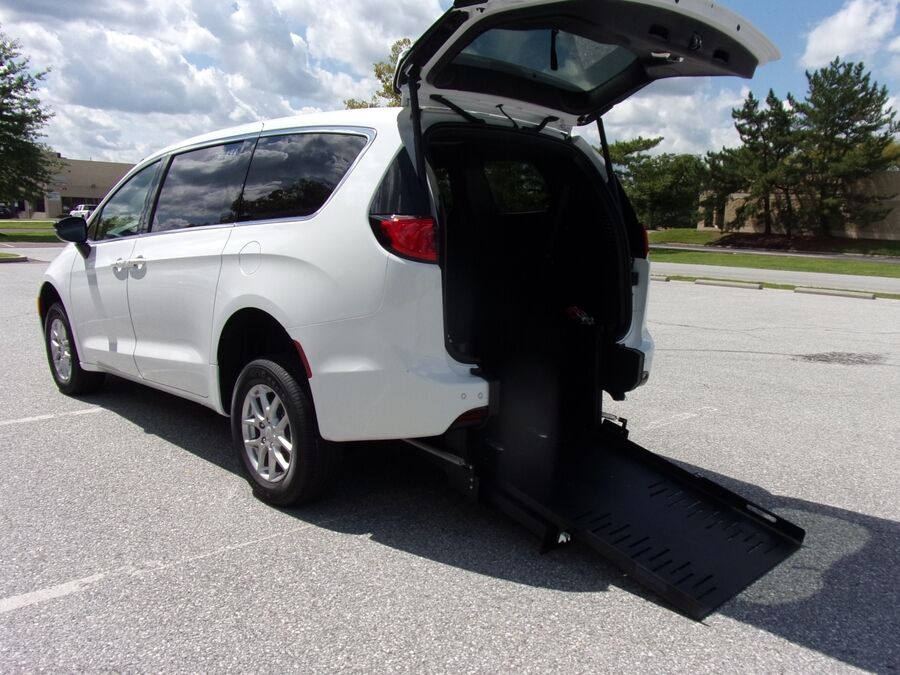 2027 Chrysler Voyager LX