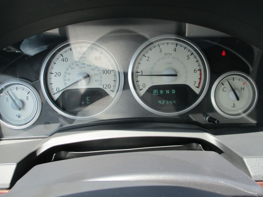 2010 Chrysler Town & Country Touring Plus - Photo 17