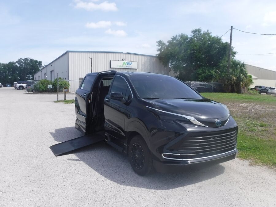 2023 Toyota Sienna