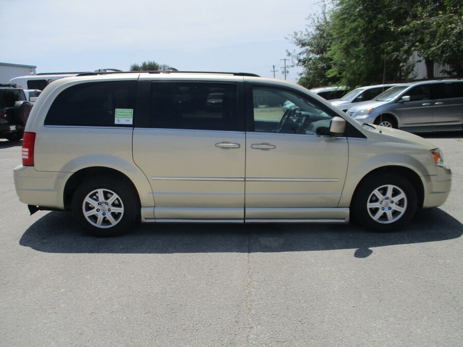 2010 Chrysler Town & Country