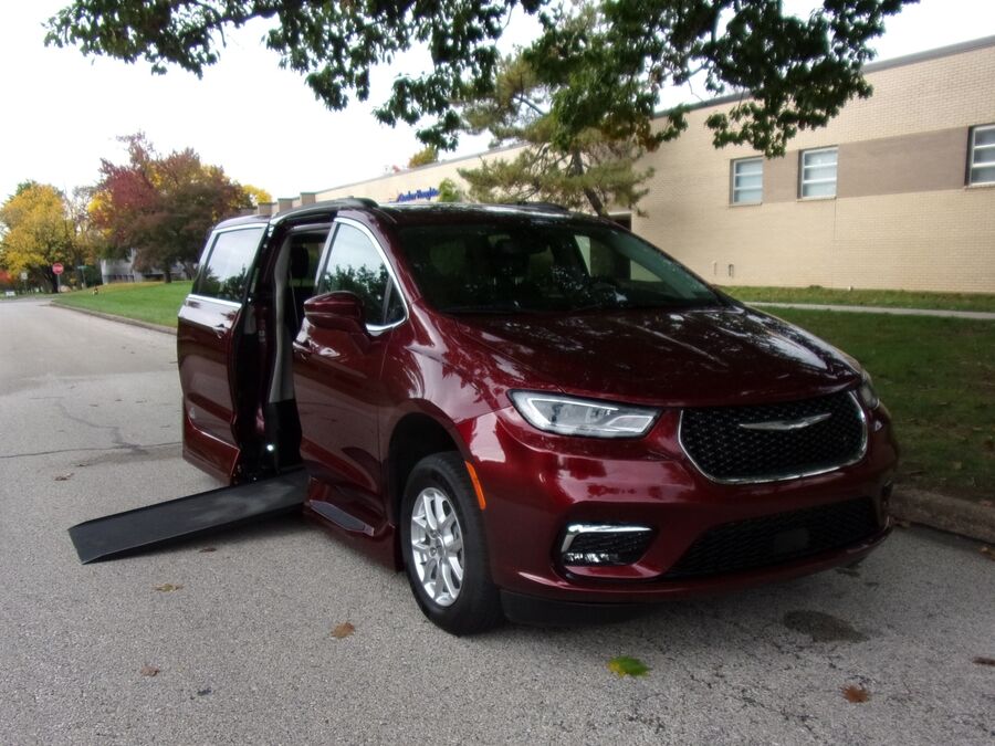 2022 Chrysler Pacifica Touring L