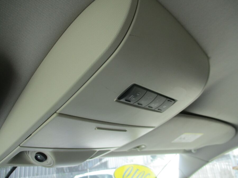 2010 Chrysler Town & Country Touring Plus - Photo 19